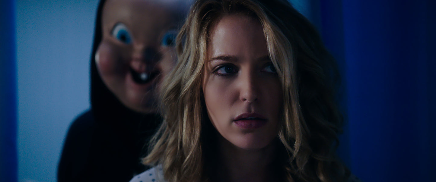 Jessica Rothe Spooky Empire October Autograph Service